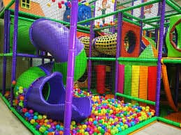 DiverSpace - Parque de Bolas y Sala de Neon Party